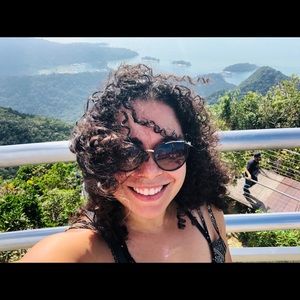 Meet your Posher, Jennisa